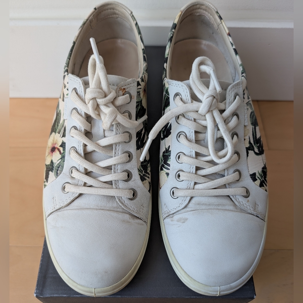 Ecco Soft 7 Floral Leather Sneakers